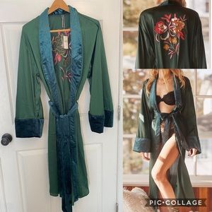 Anthropologie Forrest Green Robe NWT  Small / Med Sequined Flowers  Kimono